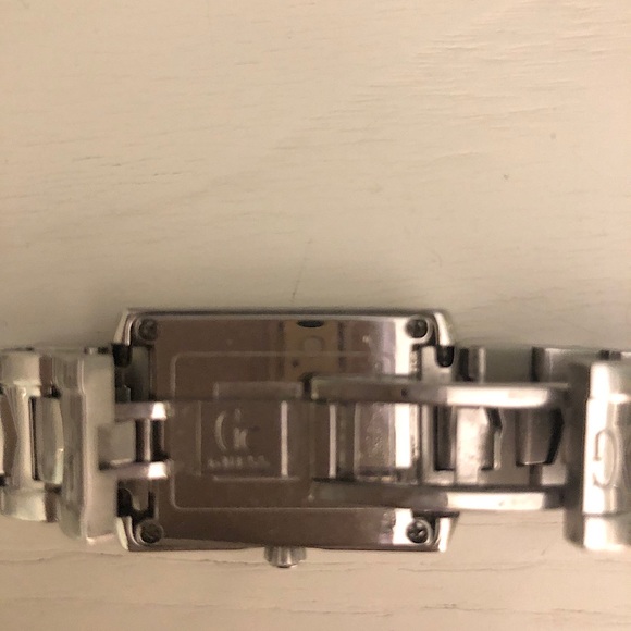 Guess vintage watch main image 4